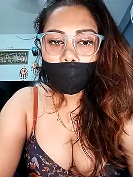 Snapshot of Cute-mona chatting on March 2025 07:39:01 PM Cute-mona online show from March 2025 07:39:01 PM