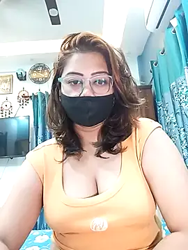 Snapshot of Cute-mona chatting on October 2025 10:34:02 AM Cute-mona online show from October 2025 10:34:02 AM