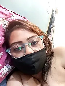 Snapshot of Cute-mona chatting on November 2025 11:03:01 PM Cute-mona online show from November 2025 11:03:01 PM