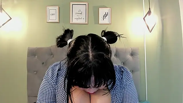 Snapshot of KRYSTENMOON chatting on January 2025 09:08:01 AM KRYSTENMOON online show from January 2025 09:08:01 AM