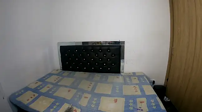 hot quenn online show from January 2025 11:38:01 PM