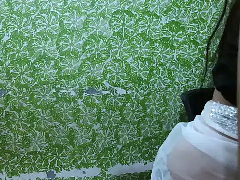 Snapshot of cutie-pie8 chatting on September 2025 06:43:02 PM cutie-pie8 online show from September 2025 06:43:02 PM