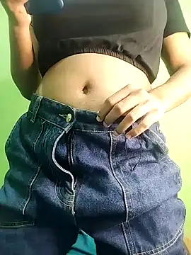 Snapshot of Queen-Amelia chatting on December 2024 09:00:01 AM Queen-Amelia online show from December 2024 09:00:01 AM