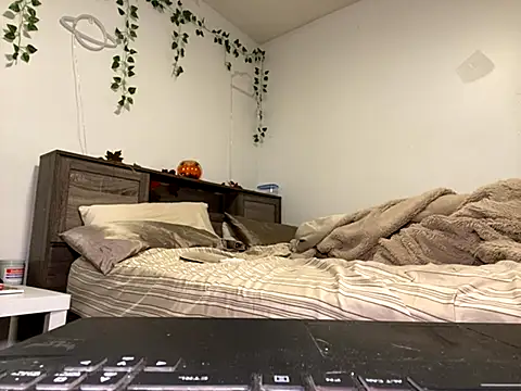 Snapshot of Kittyymaze1 chatting on September 2025 12:10:02 PM Kittyymaze1 online show from September 2025 12:10:02 PM