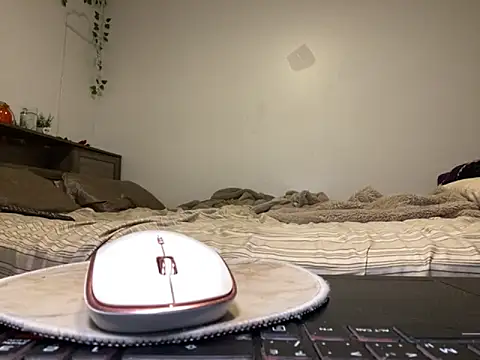 Snapshot of Kittyymaze1 chatting on October 2025 12:02:02 PM Kittyymaze1 online show from October 2025 12:02:02 PM