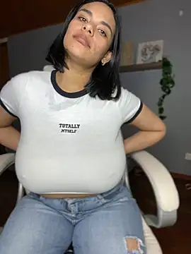 Snapshot of Isabella_boobd chatting on January 2025 07:29:01 PM Isabella boobd online show from January 2025 07:29:01 PM