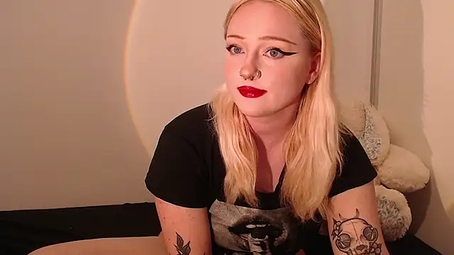 chloe levine online show from September 2025 01:49:02 AM