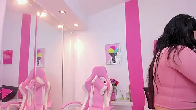 Snapshot of scarlette_15_ chatting on March 2025 07:47:01 AM scarlette 15 online show from March 2025 07:47:01 AM