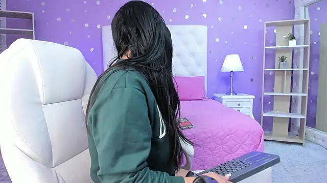 Snapshot of scarlette_15_ chatting on November 2025 03:18:02 AM scarlette 15 online show from November 2025 03:18:02 AM