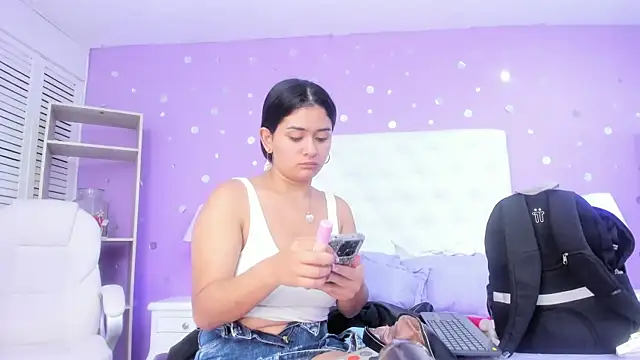 Snapshot of scarlette_15_ chatting on December 2025 03:37:02 AM scarlette 15 online show from December 2025 03:37:02 AM