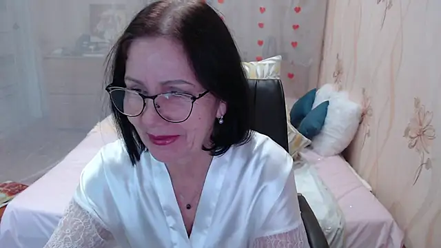 Snapshot of OlgaHottie chatting on November 2025 10:52:02 PM OlgaHottie online show from November 2025 10:52:02 PM