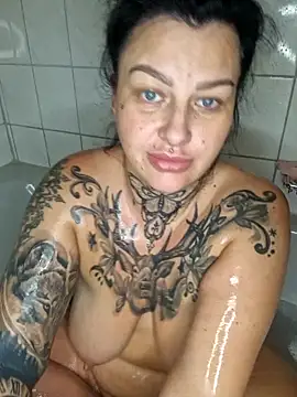 Snapshot of Anna_Adrian_tatto chatting on December 2024 05:11:02 PM Anna Adrian tatto online show from December 2024 05:11:02 PM