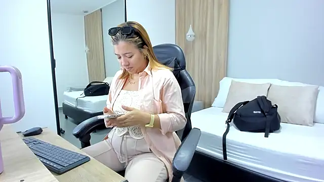 alma fenix online show from January 2026 12:11:01 PM