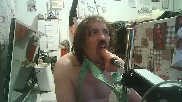 cyril020202 online show from October 2025 05:47:01 PM