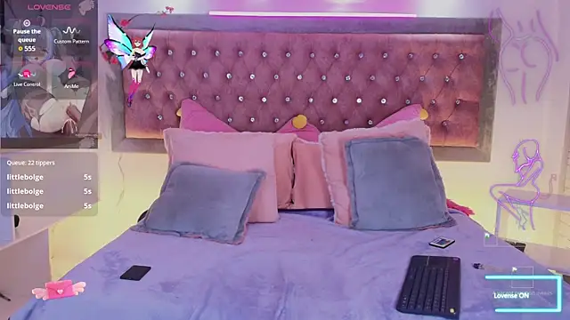 EmmaWilder online show from November 2025 08:35:02 PM