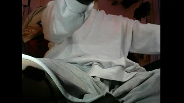 Snapshot of Ray175oo chatting on December 2025 06:26:01 PM Ray175oo online show from December 2025 06:26:01 PM