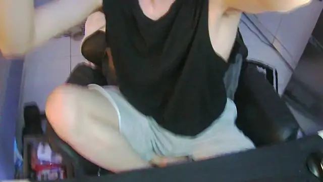 Snapshot of Ray175oo chatting on June 2026 06:46:02 PM Ray175oo online show from June 2026 06:46:02 PM