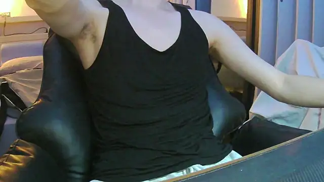 Snapshot of Ray175oo chatting on July 2026 06:47:02 PM Ray175oo online show from July 2026 06:47:02 PM