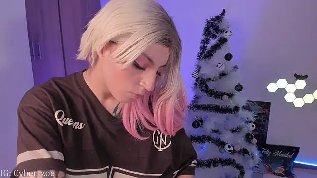 Snapshot of cyberzoe chatting on December 2025 07:52:02 PM cyberzoe online show from December 2025 07:52:02 PM