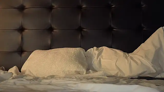 Snapshot of wheresando1 chatting on September 2025 04:59:02 AM wheresando1 online show from September 2025 04:59:02 AM