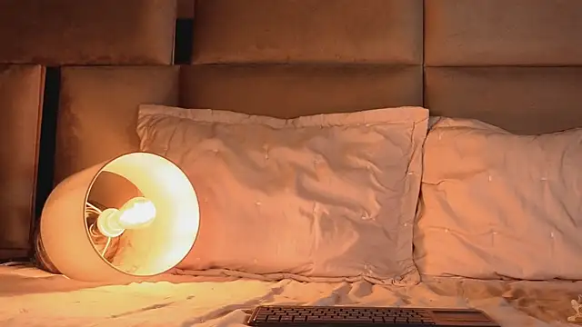 angelinepossy online show from November 2025 06:09:02 PM