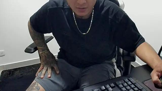 Snapshot of stebankechima chatting on November 2025 11:07:02 PM stebankechima online show from November 2025 11:07:02 PM