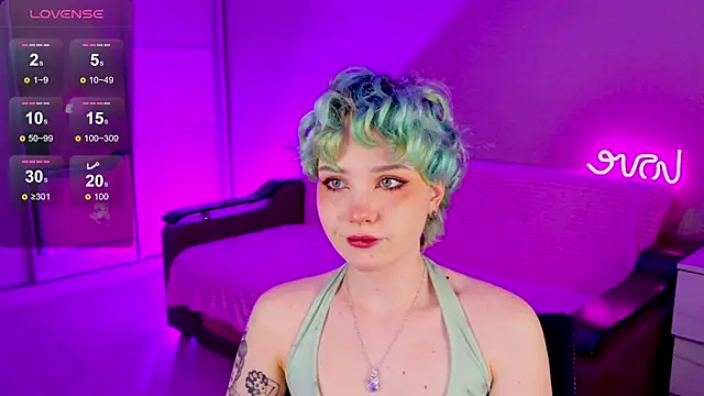 Snapshot of School_Love chatting on January 2025 01:09:02 PM School Love online show from January 2025 01:09:02 PM