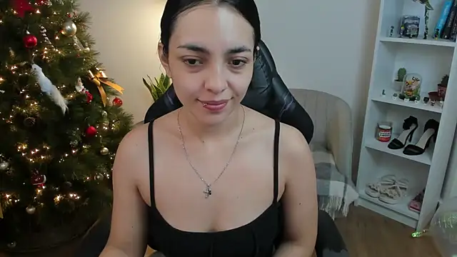 Snapshot of _BellaEvans_ chatting on December 2025 05:49:02 AM BellaEvans online show from December 2025 05:49:02 AM