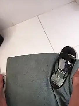 Snapshot of lobomisterioso13 chatting on November 2025 02:20:02 PM lobomisterioso13 online show from November 2025 02:20:02 PM