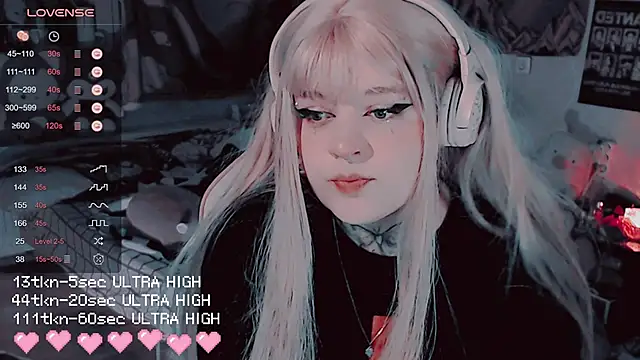 Snapshot of noori__hope chatting on November 2025 12:22:02 AM noori hope online show from November 2025 12:22:02 AM