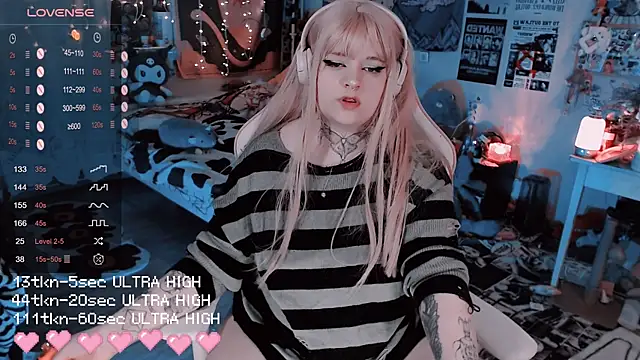 Snapshot of noori__hope chatting on November 2025 09:47:01 PM noori hope online show from November 2025 09:47:01 PM