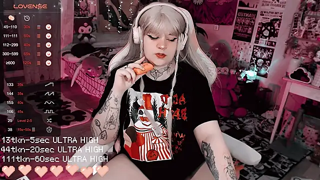 Snapshot of noori__hope chatting on December 2025 09:19:02 PM noori hope online show from December 2025 09:19:02 PM