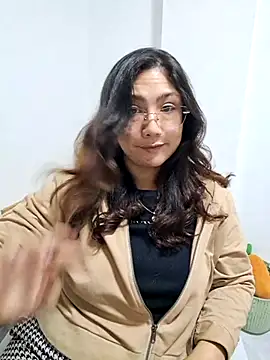 Mia Ruiz online show from November 2025 03:16:02 AM