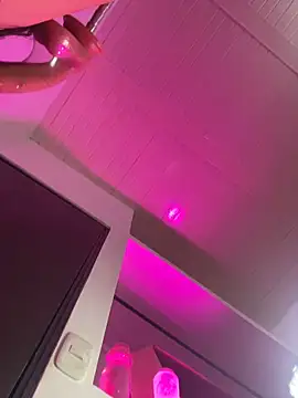 Snapshot of hally_berry____ chatting on March 2026 03:39:01 AM hally berry online show from March 2026 03:39:01 AM