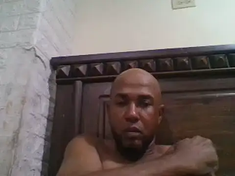 Snapshot of Frankie0880 chatting on December 2024 11:39:01 PM Frankie0880 online show from December 2024 11:39:01 PM