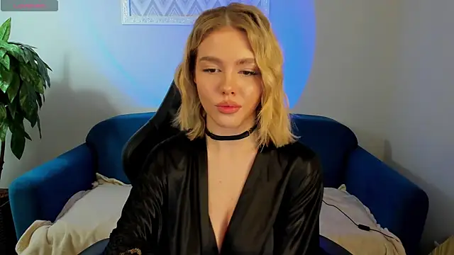 Anna Robinson online show from March 2025 09:58:01 PM