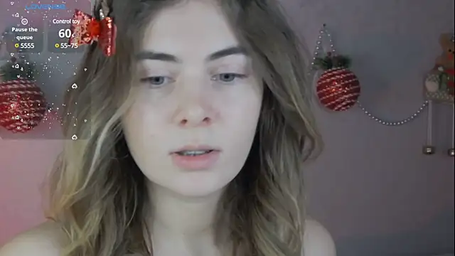 chloi hes online show from December 2024 01:32:02 PM