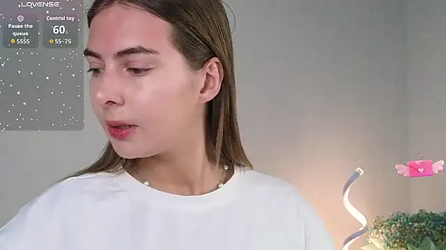 chloi hes online show from October 2025 11:43:02 AM