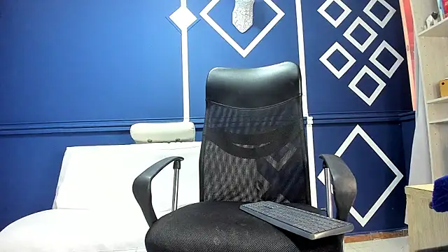 charolbruce 1 online show from February 2025 12:50:02 PM