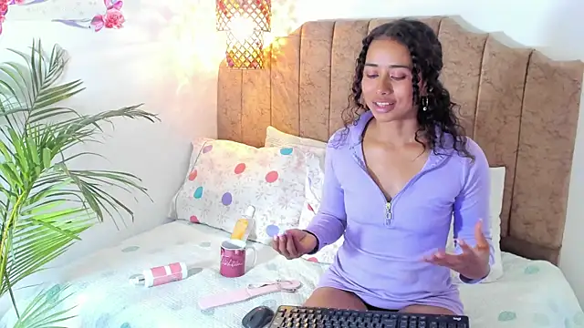 Snapshot of Ammy_nova chatting on March 2025 02:32:01 AM Ammy nova online show from March 2025 02:32:01 AM
