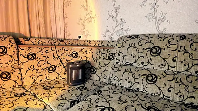 insanely-sweet online show from December 2024 08:11:01 PM