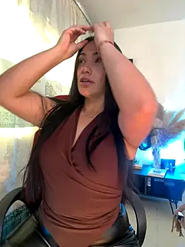 emmily d online show from November 2025 06:50:01 PM