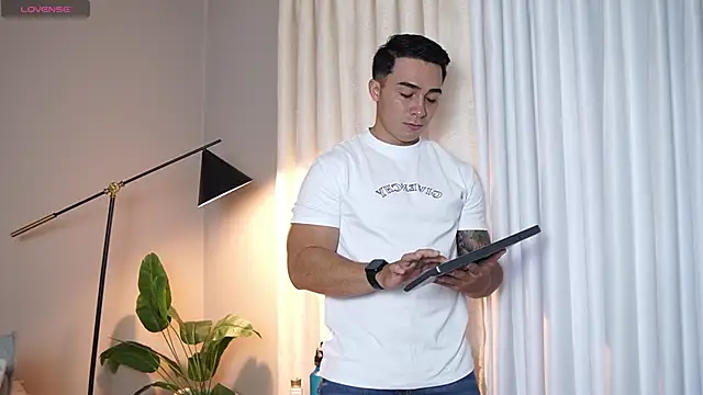 Ryan Hunt online show from October 2025 12:17:02 PM