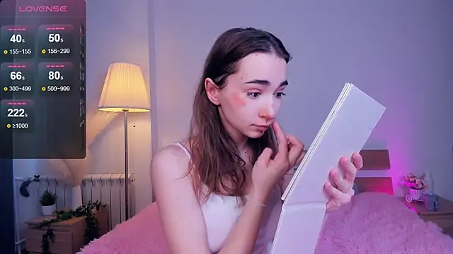 PollyBeev online show from March 2025 11:05:01 AM