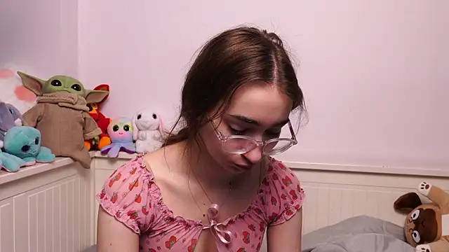 PollyBeev online show from May 2026 07:49:02 AM