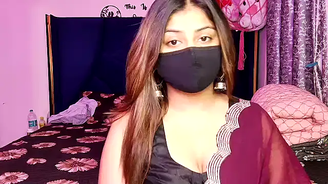 Snapshot of Hoty-Shivangi chatting on June 2026 08:19:01 PM Hoty-Shivangi online show from June 2026 08:19:01 PM