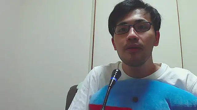 Snapshot of ryusei18570 chatting on September 2025 01:55:01 PM ryusei18570 online show from September 2025 01:55:01 PM