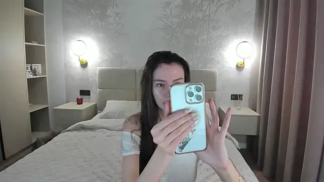 Snow WhiteeeX online show from June 2026 03:52:02 AM