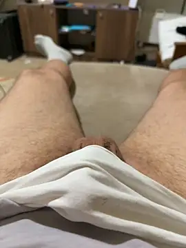 reelciii21 online show from November 2025 05:12:01 PM