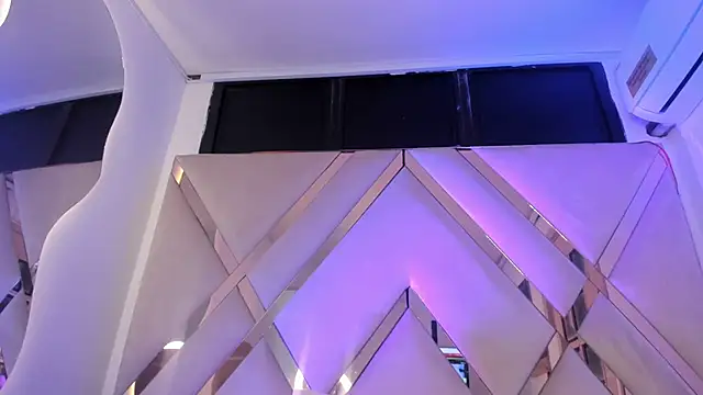 ninaht online show from February 2025 03:13:01 AM